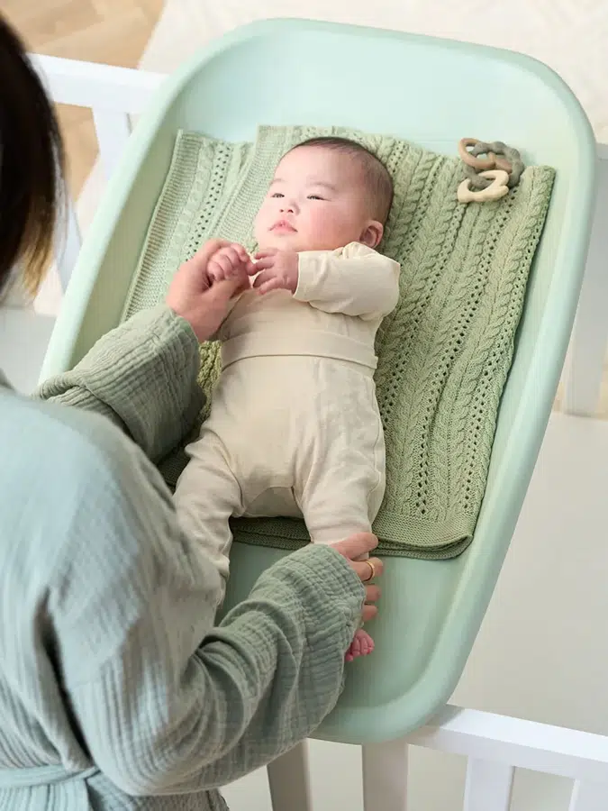Подложка Tutti Bambini Cushi пеленальная жесткая Зеленый (Leaf) 211250/LEA