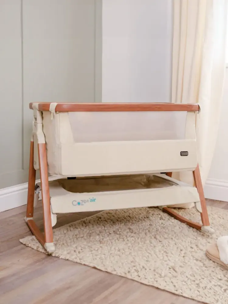 Приставная колыбель Tutti Bambini CoZee Air Орех/Экрю (Scandinavian Walnut/Ecru) с колесами и качалкой, 6 уровней ложа 211207/7508