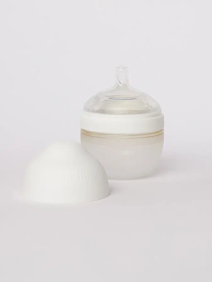 Бутылочка Mombella силиконовая антиколиковая Wide Neck широкая 120 мл белая 8136