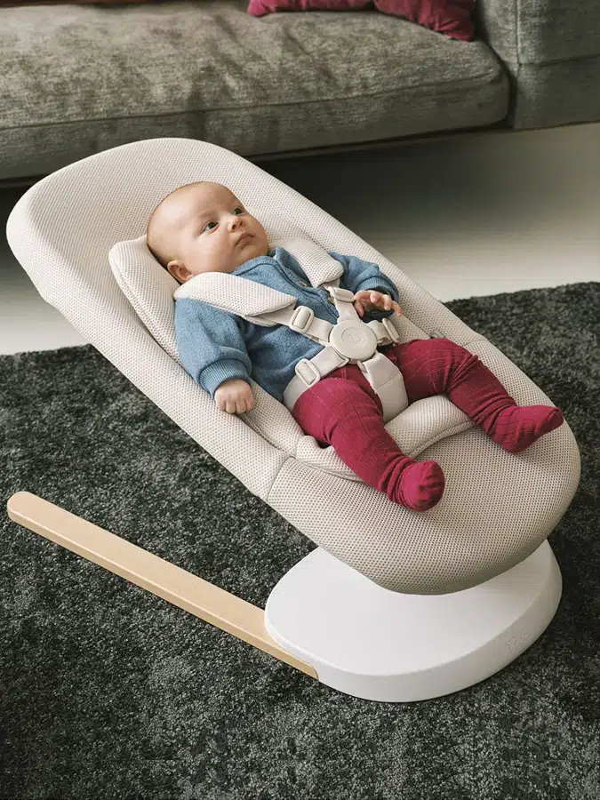 Кресло-качалка Stokke Yoga Светло-Бежевый (Light Sand) 679501